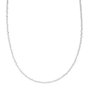 Kurze Kette mit Mini-Mondsteinperlen - ESSENZIAS Halsketten KOOMPLIMENTS