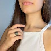 Grosser Gold Ring - Kissen Ringe KOOMPLIMENTS