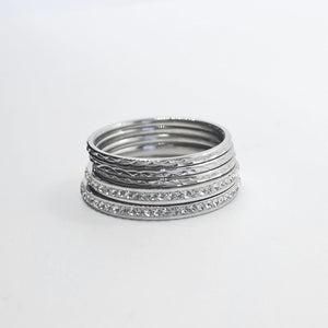 Conjunto de 5 anillos con circonitas - Memory