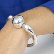 Silber Armreif mit Kugel - TOLEDO Armband KOOMPLIMENTS