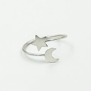 Anillo de plata fino con luna y estrella