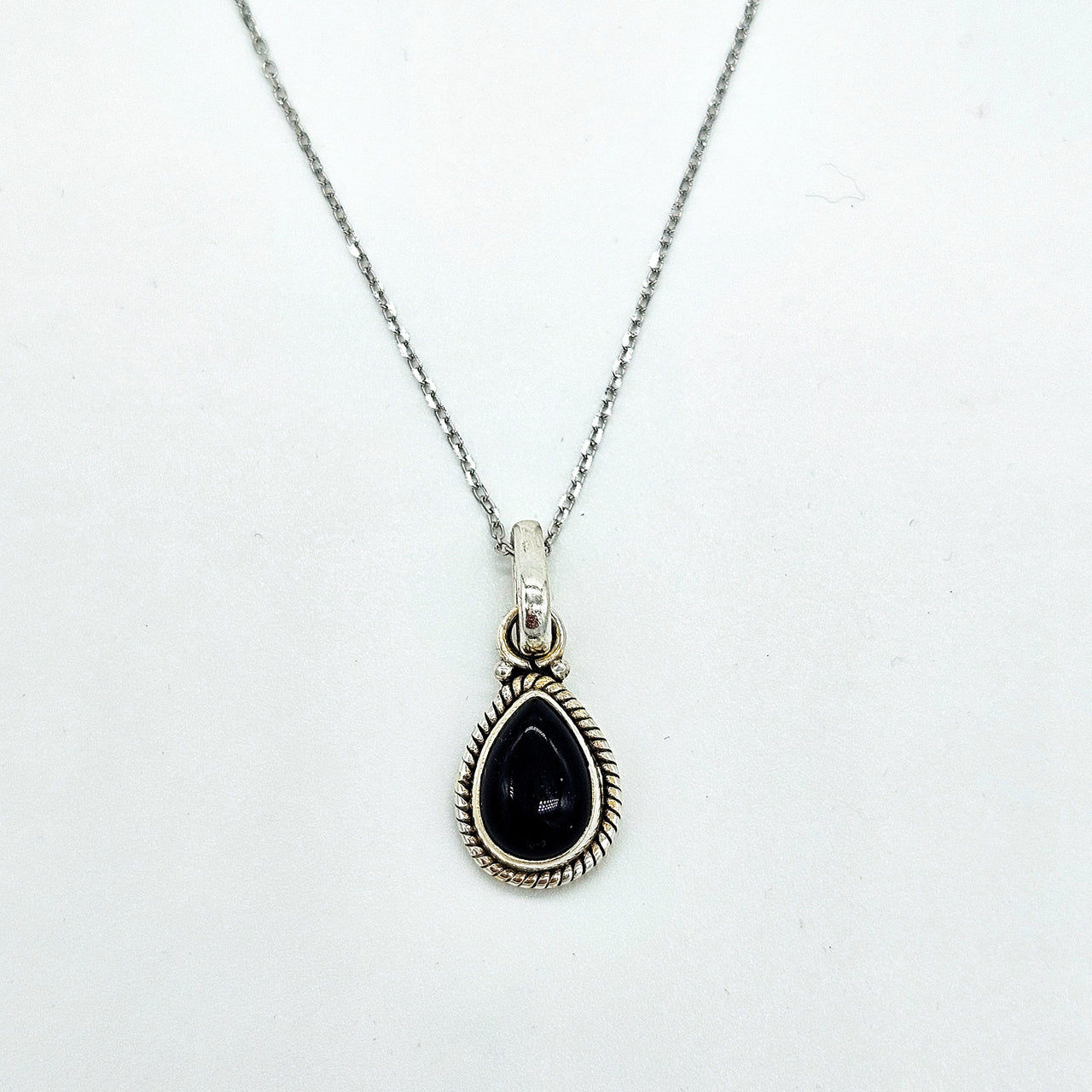 Silber Anhanger Kette mit schwarzer Stein - Boho Schmuck Kompliments
