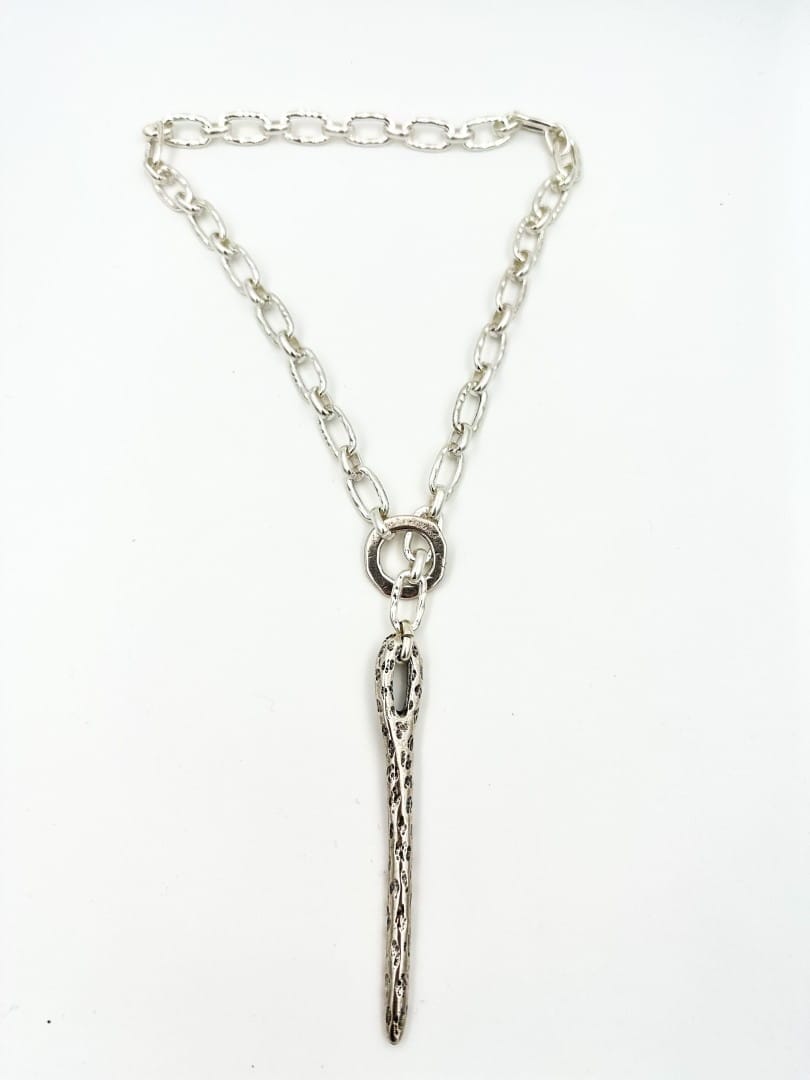 Halskette mit grosser Nadel - AGUJA Halsketten KOOMPLIMENTS