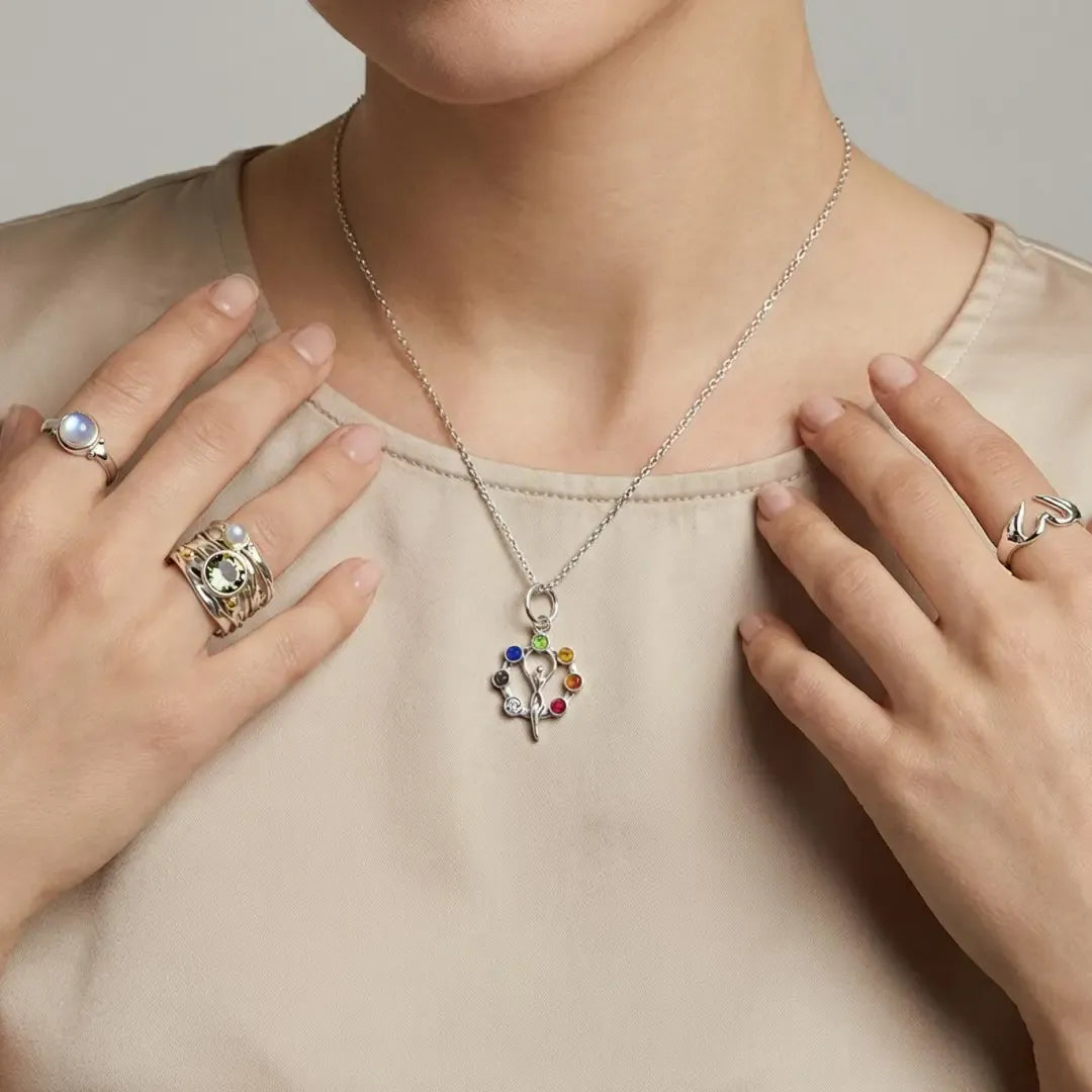 Kette mit Anhänger 7 Chakren und die Göttin Halsketten KOOMPLIMENTS