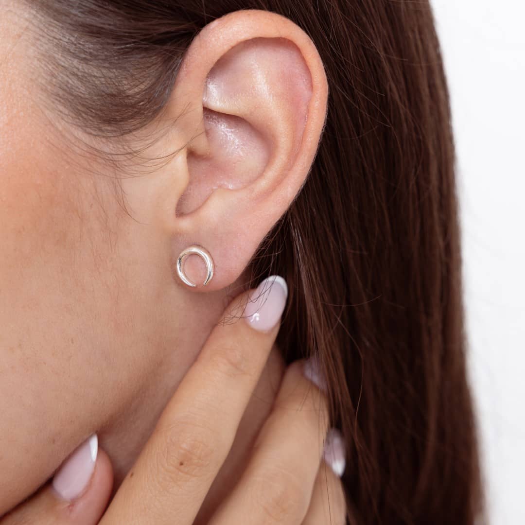 Kleine Ohrstecker Sterlingsilber Halbmond Ohrstecker KOOMPLIMENTS