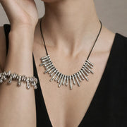 Kurze Halskette mit langen Anhängern - STALAKTITEN Collares KOOMPLIMENTS