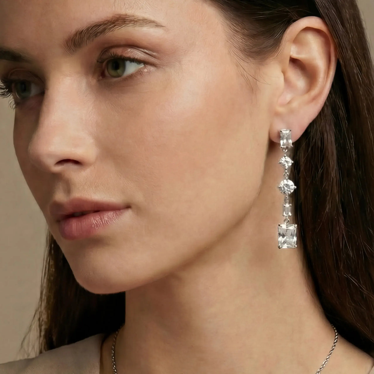 Lange feine Silberohrringe mit Zirkonias - INDIGO Ohrringe KOOMPLIMENTS