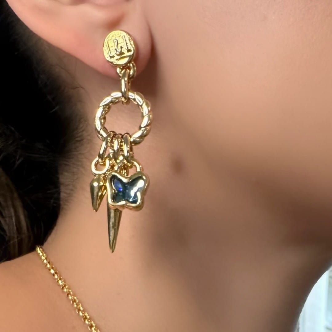 Lange Gold Ohrringe mit Anhängern und Schmetterling BUTTERFLY Ohrringe KOOMPLIMENTS