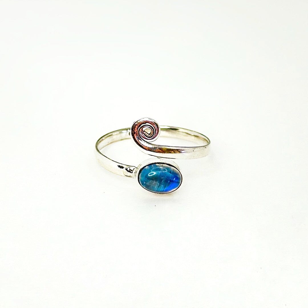 Offener Ring mit Mondstein und Spirale Ringe KOOMPLIMENTS