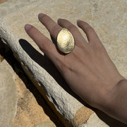 Oval Gold Ring cocktail PEBBLE Ringe KOOMPLIMENTS