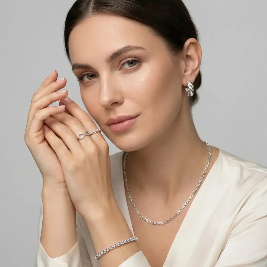 Schlichter Ring aus Silber Schlaufe - Infinity Ringe KOOMPLIMENTS