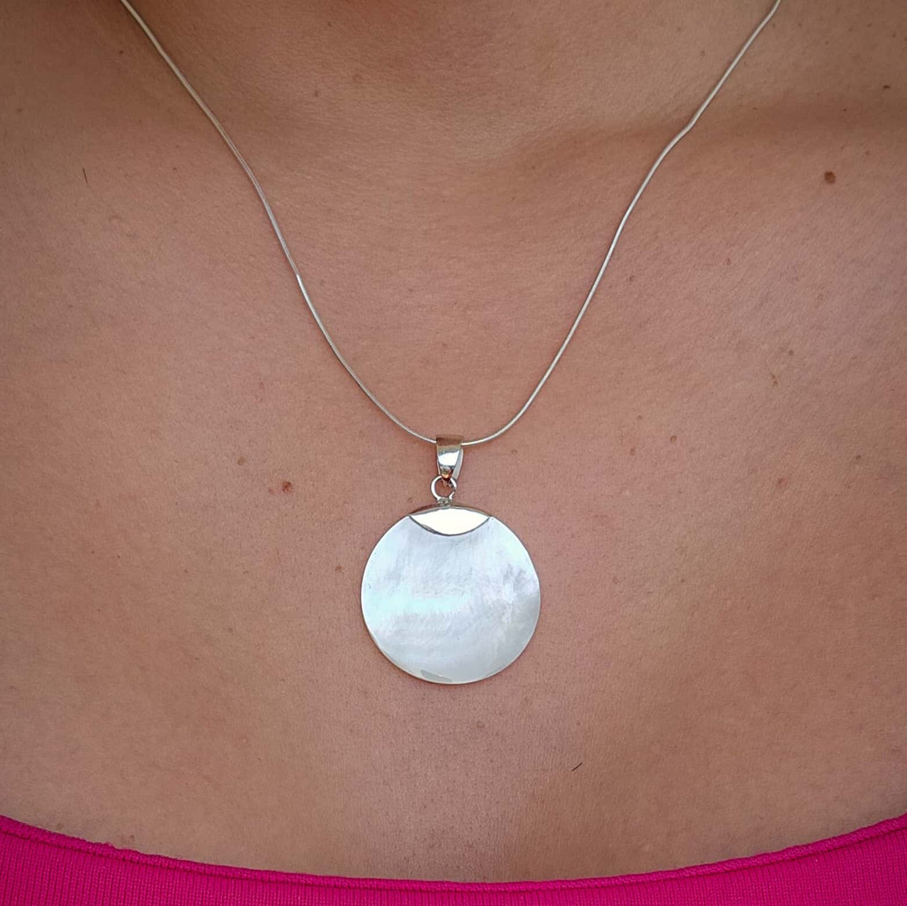 Silberohrringe mit Perlmutt - LUNA Ohrringe KOOMPLIMENTS