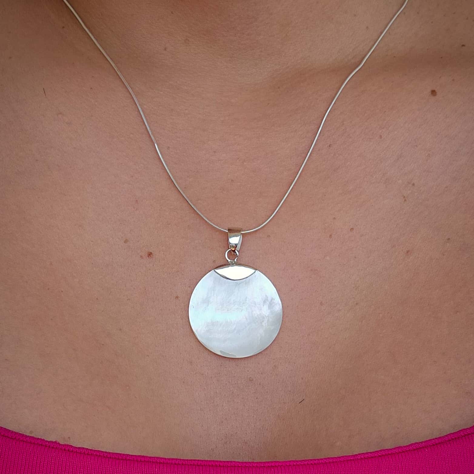 Silberohrringe mit Perlmutt - LUNA Ohrringe KOOMPLIMENTS