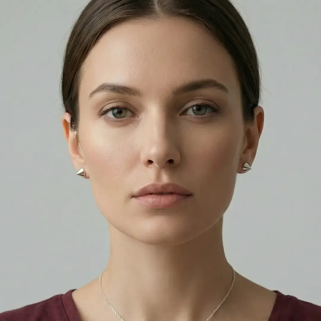 Spitze Kegel Ohrstecker aus Silber Ohrstecker KOOMPLIMENTS