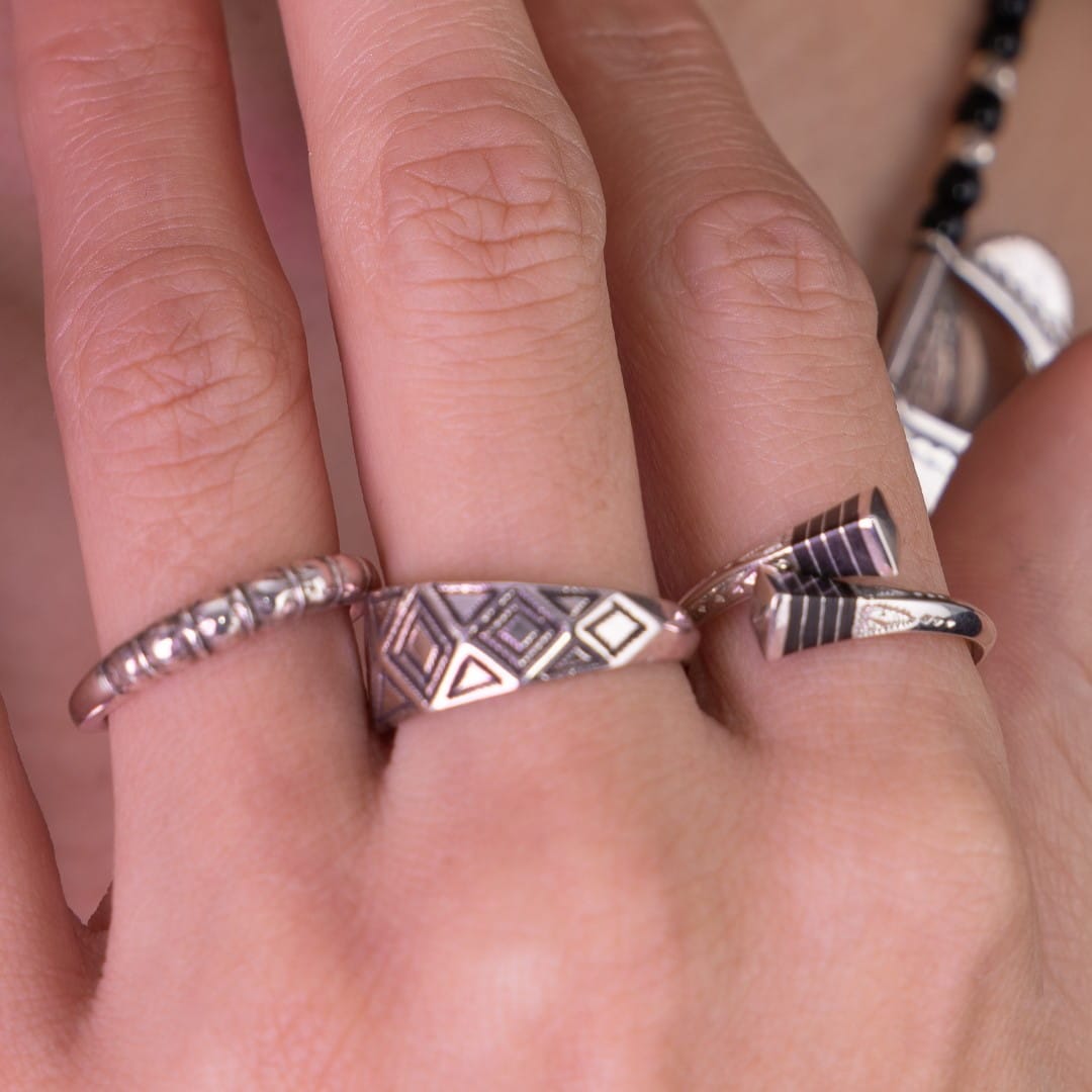 Tuareg-Silberring mit geometrischer Gravur Ringe KOOMPLIMENTS