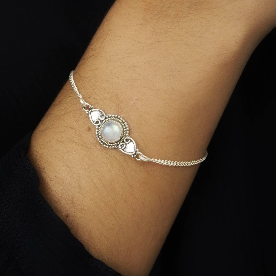 Armband aus Silber mit Mondstein Perle - Jaipur Armband KOOMPLIMENTS