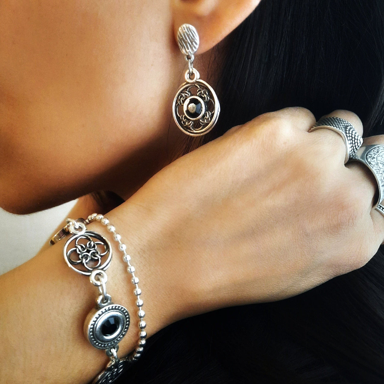 Armband Knopf Kristallperlen - Duchess Siam Schwarz Armband KOOMPLIMENTS