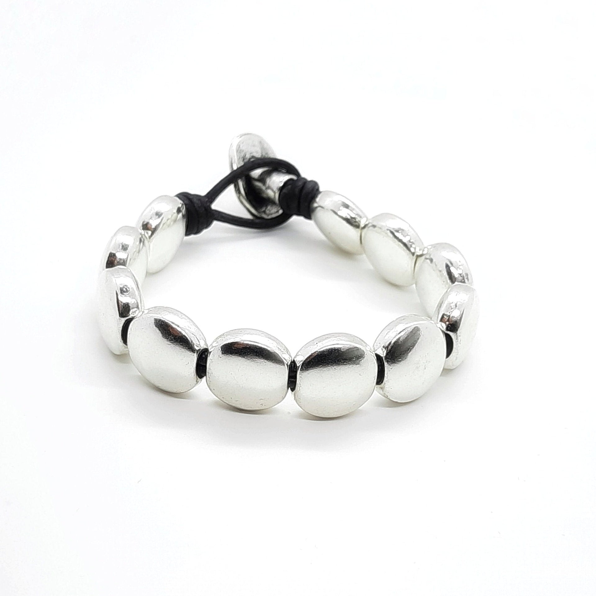 Armband mit flachen runden Silberperlen - Eva Armband KOOMPLIMENTS