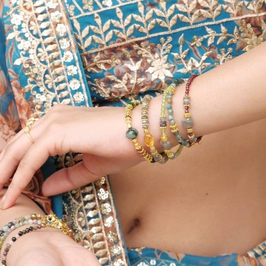 Armband mit grünen Steinen und Pyritsteinen - JAÏ Armband KOOMPLIMENTS