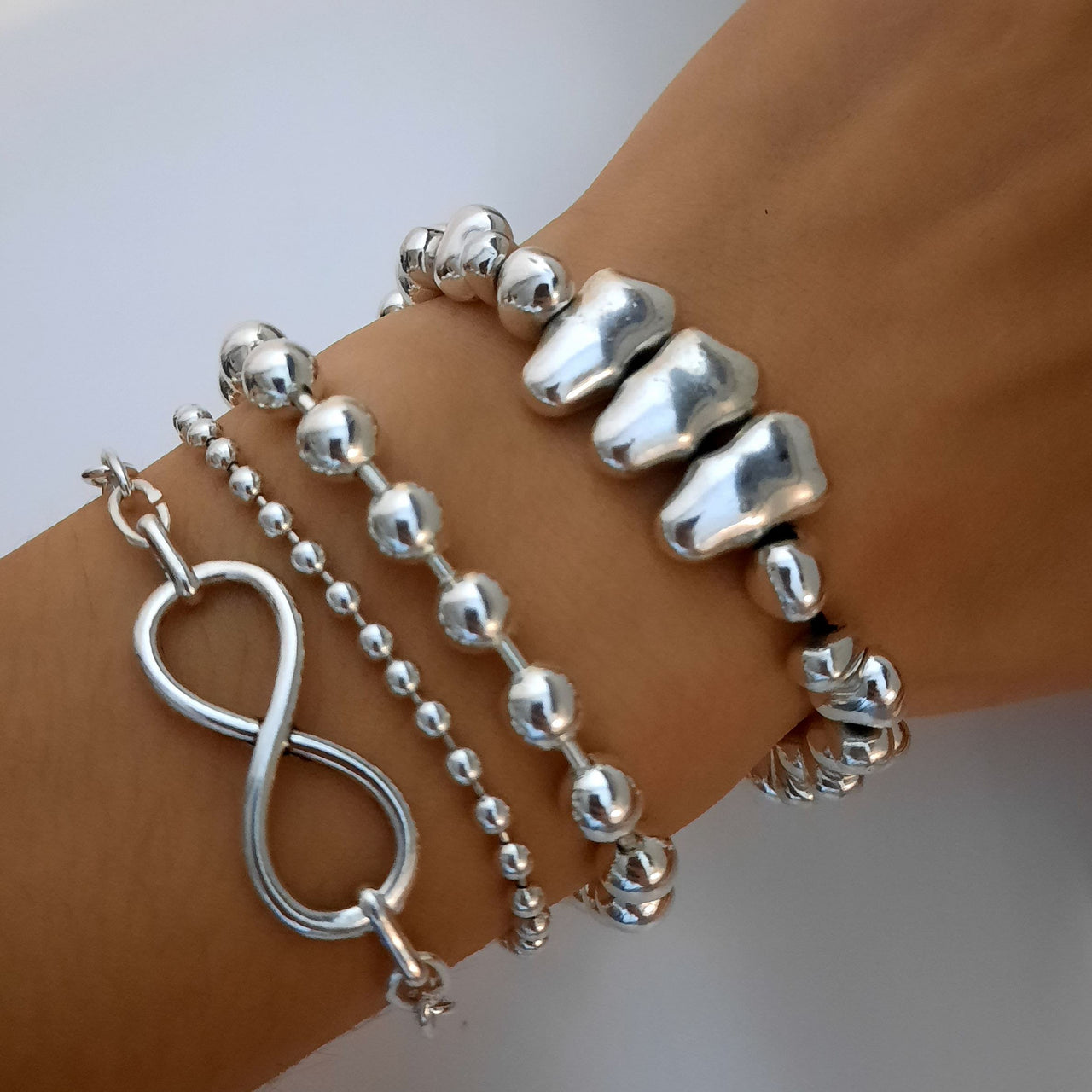 Armband mit unregelmässigen Silber Zamak Perlen - Denta Armband KOOMPLIMENTS