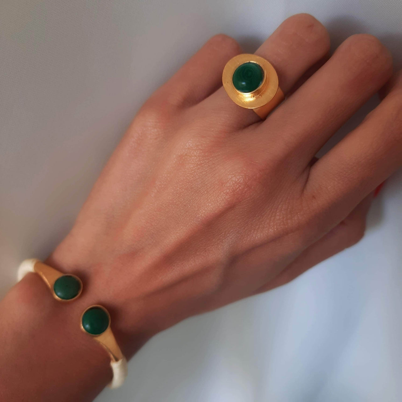 Armreif Thebe - Sueños Jade Armband KOOMPLIMENTS