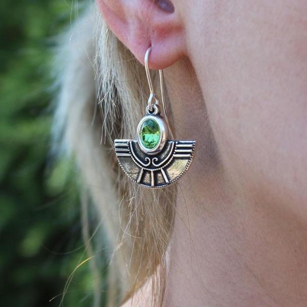 Azteken Ohrringe Silber mit Swarovski Kristall Peridot Grün Ohrringe KOOMPLIMENTS
