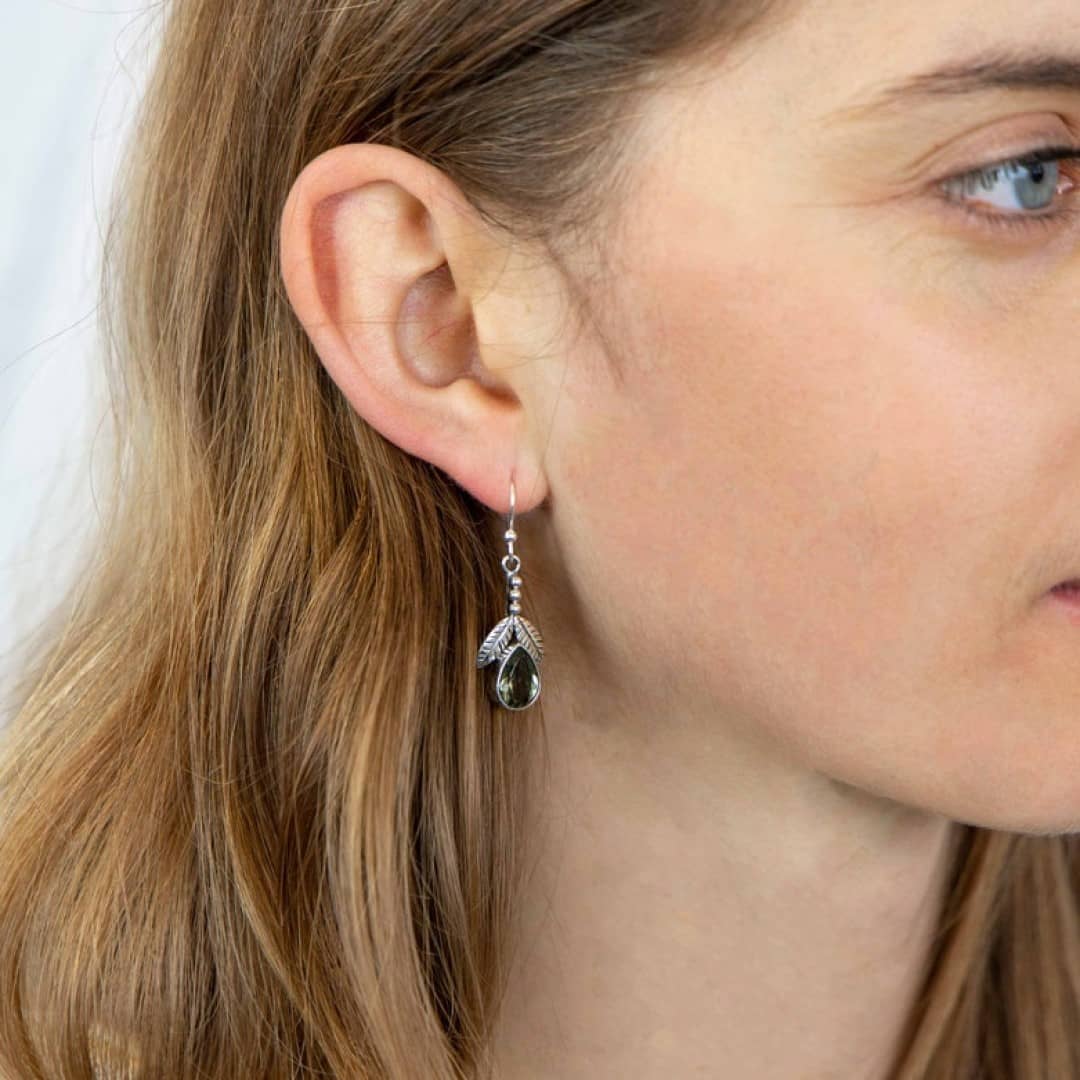 Blattohrringe aus Sterlingsilber mit grünem Amethyst Ohrringe KOOMPLIMENTS