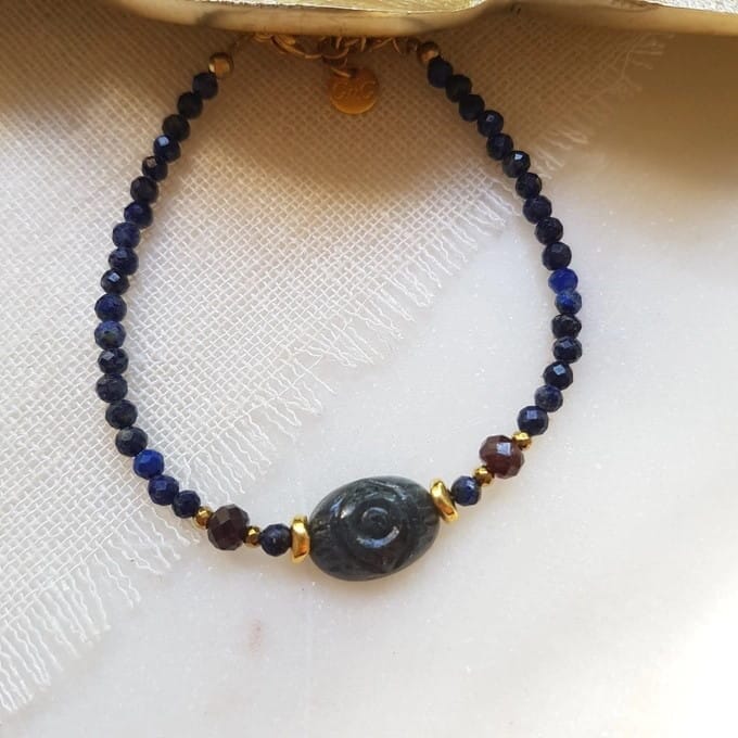 Blaues Perlenarmband mit Lapislazuli-Perlen - NAYANA Armband KOOMPLIMENTS