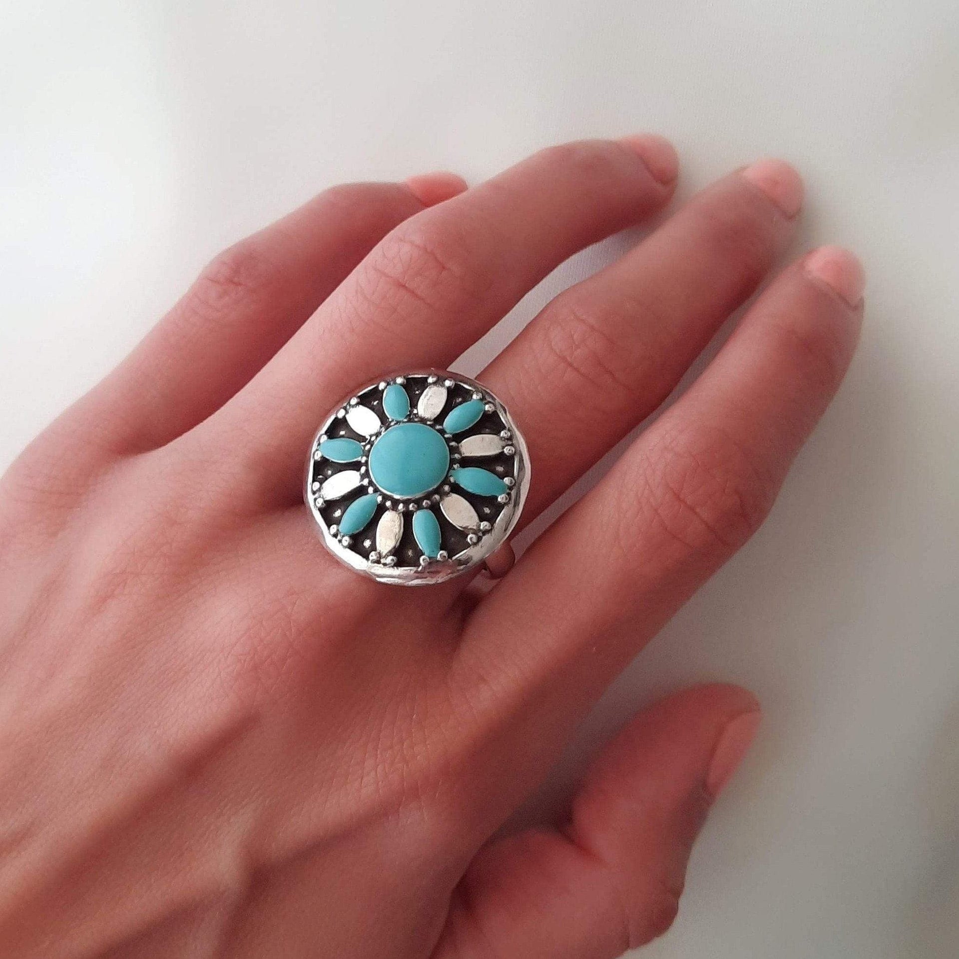 Blumen-Ring mit türkisfarbenen Blütenblättern Ringe KOOMPLIMENTS