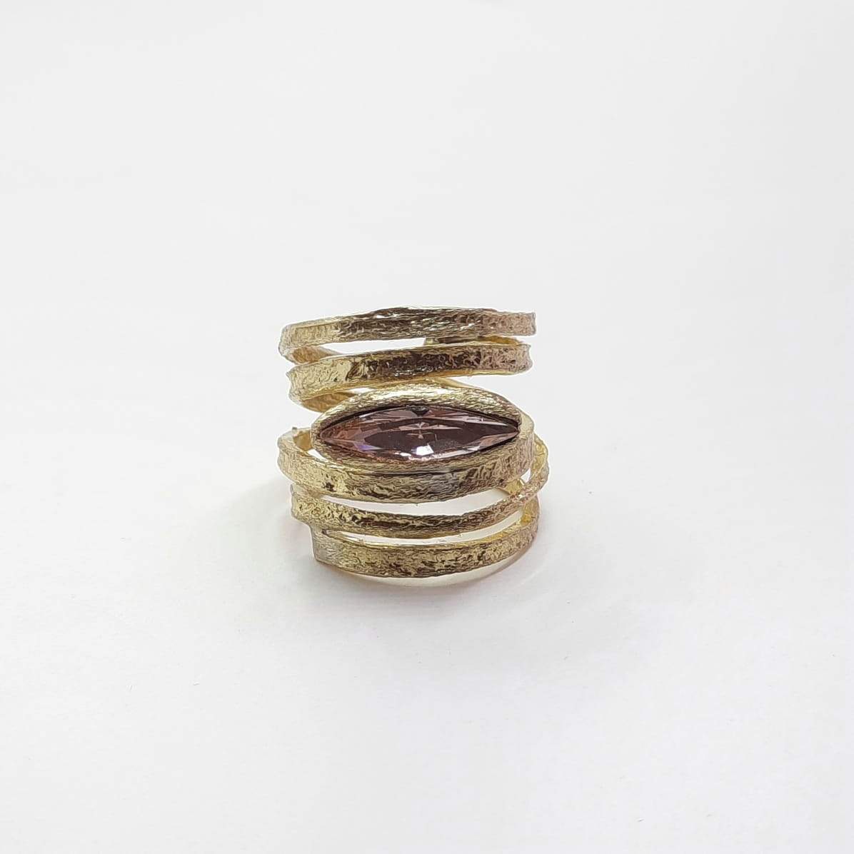 Breiter Gold Ring mit rosa Swarovski-Stein - ADORE PINK Ringe KOOMPLIMENTS