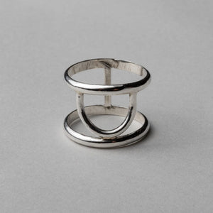 Ampio Ring in argento minimalista con semicerchio - OGUN