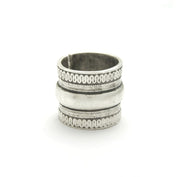 Breiter Ring mit Tribal - Llum Ringe KOOMPLIMENTS