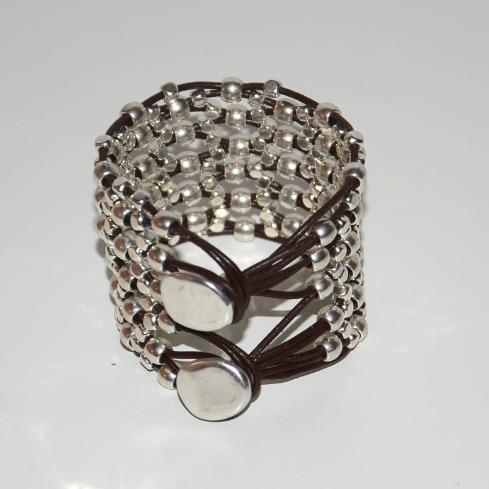 Breites Armband mit Perlen aus Spanien KOOMPLIMENTS