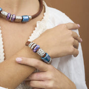 Breites Lederarmband mit grossen Perlen - CAIRO Armband KOOMPLIMENTS