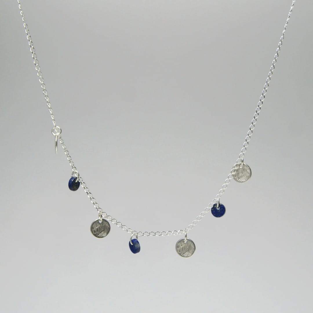 Choker Halskette aus Silber und Lapislazuli-Medaillen Halsketten KOOMPLIMENTS