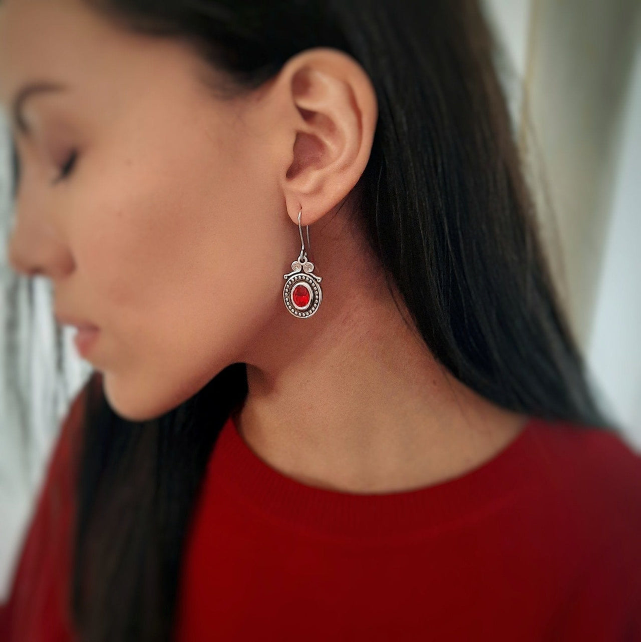Damen Ohrringe Silber mit Swarovski - Ophelia Rot Ohrringe KOOMPLIMENTS