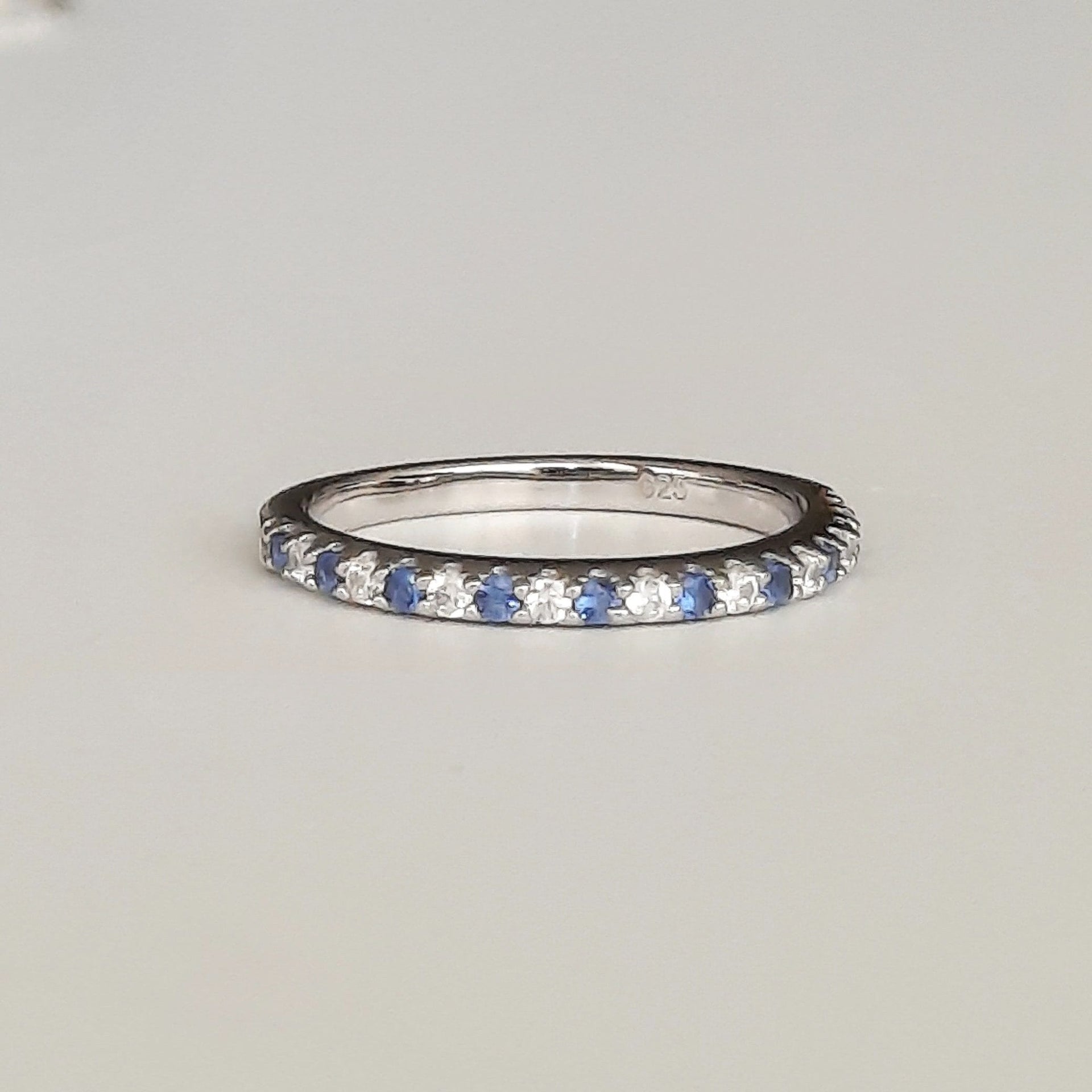 Damen Ring aus Silber mit Zirkonia Steinen - Blue Magic Ringe KOOMPLIMENTS