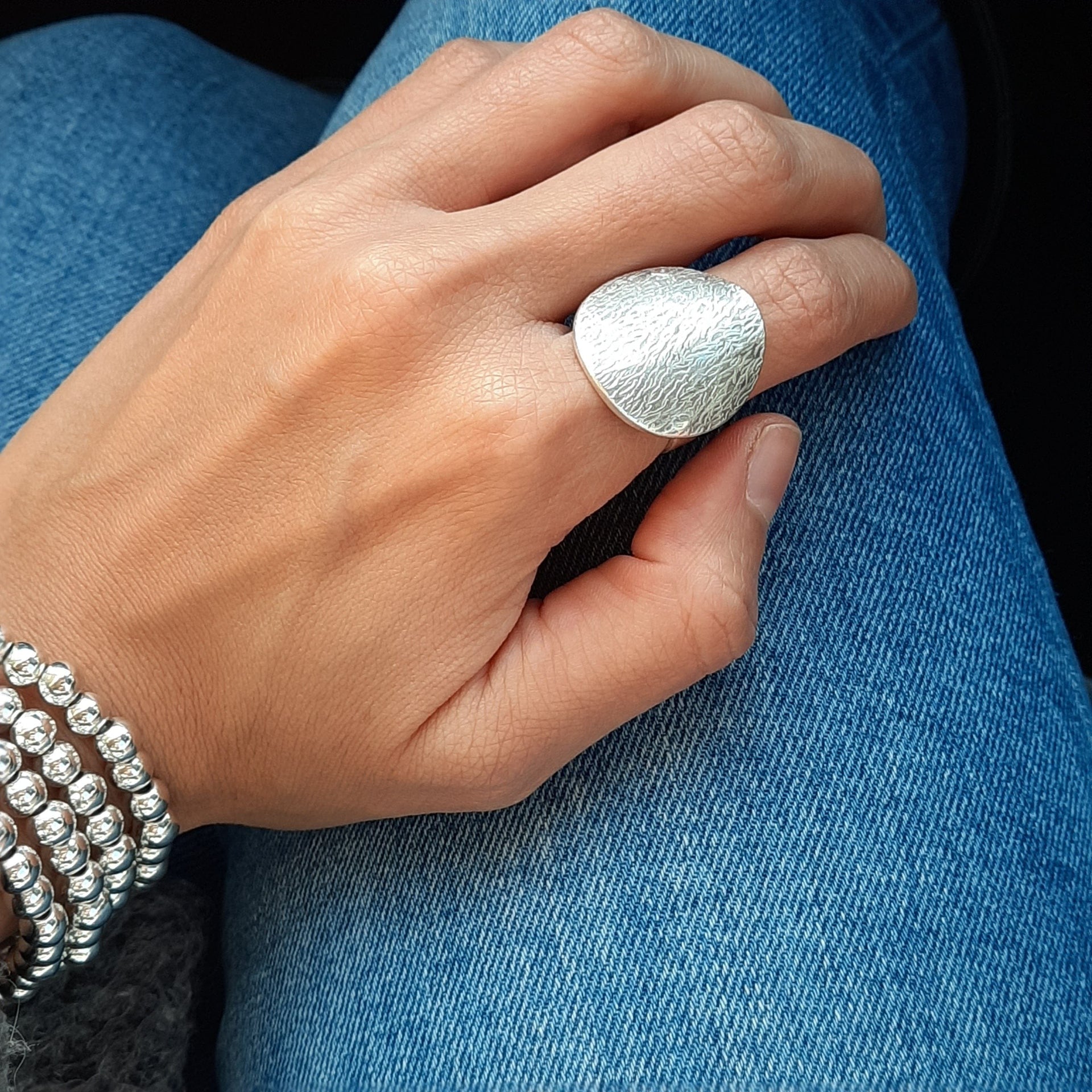 Damen Ring Matt Silber - Greca Ringe KOOMPLIMENTS