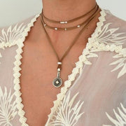 Doppeltes Halsband mit ethnischem Medaillon Halsketten KOOMPLIMENTS