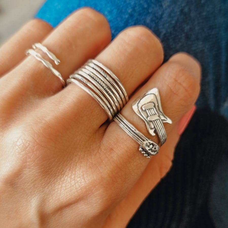 E-Gitarre Ring aus Silber Ringe KOOMPLIMENTS