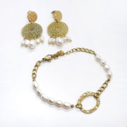 Edelstahlarmkette mit weissen Perlen - VELLA Armband KOOMPLIMENTS