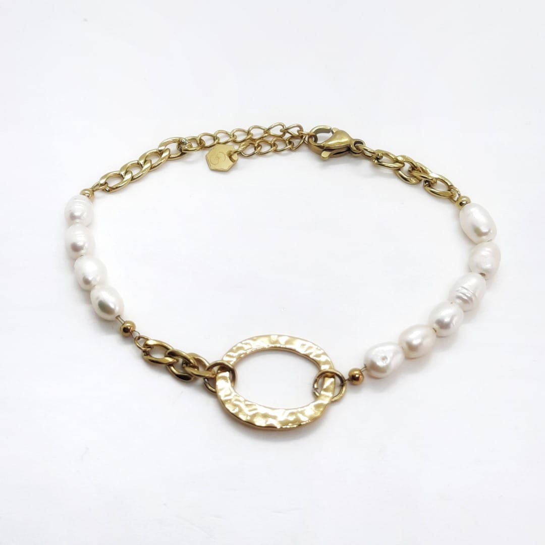 Edelstahlarmkette mit weissen Perlen - VELLA Armband KOOMPLIMENTS