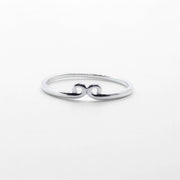 Einfacher Ring aus Silber mit Muster - Welle Ringe KOOMPLIMENTS
