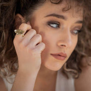 Einzigartiger Gold Ring mit Perle - Sophistication Ringe KOOMPLIMENTS