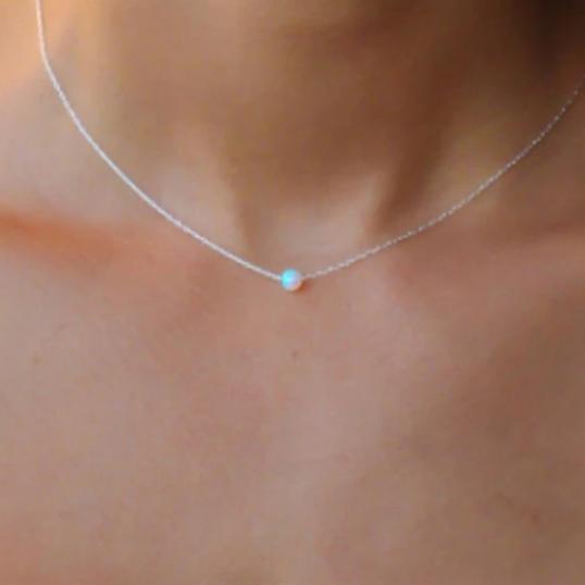 Feine Choker Halskette mit kleiner Perle - Opal Halsketten KOOMPLIMENTS