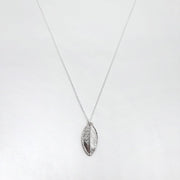 Feine Halskette mit echtem Rosenblatt - Silber Halsketten KOOMPLIMENTS