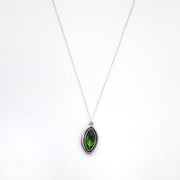 Feine Halskette mit Swarovski Kristall - Grünes Blatt Halsketten KOOMPLIMENTS