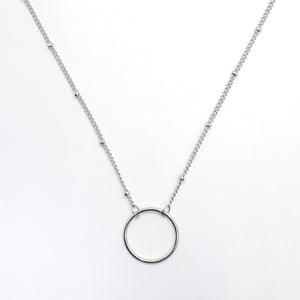 Collier en argent fin et simple avec pendentif cercle