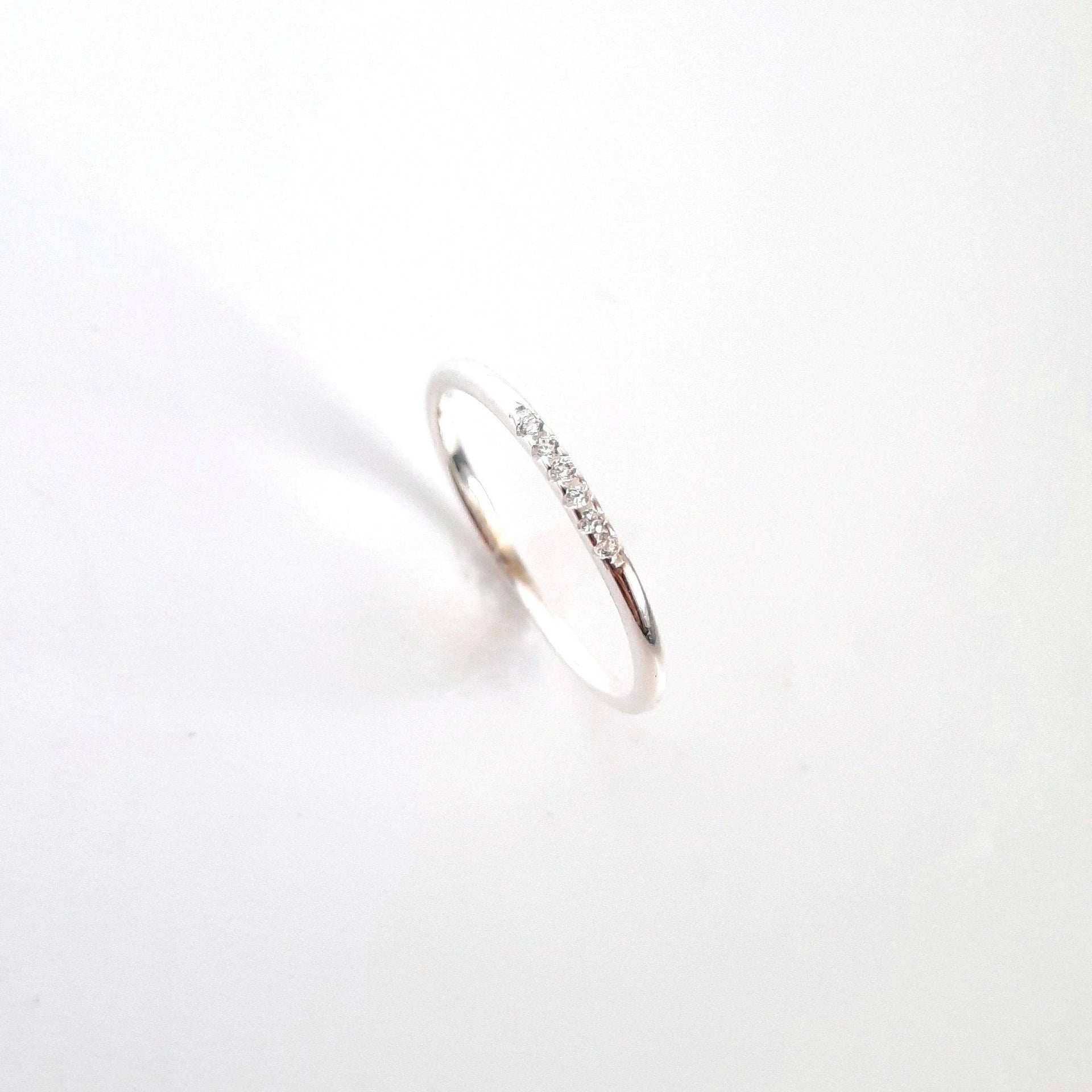 Feiner Ring aus 925 Sterlingsilber mit Zirkonien Ringe KOOMPLIMENTS