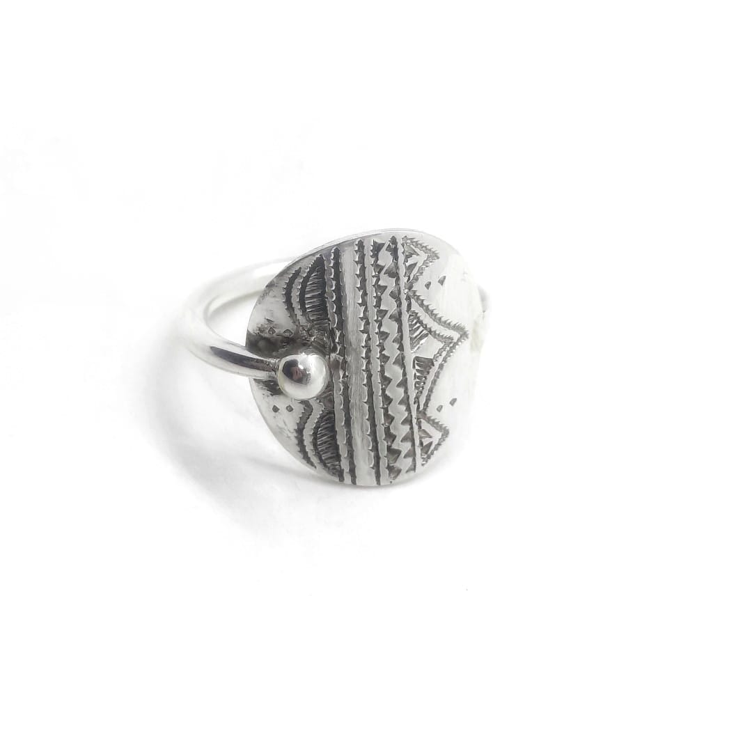 Feiner Ring mit Scheibe - ZINDER Ringe KOOMPLIMENTS